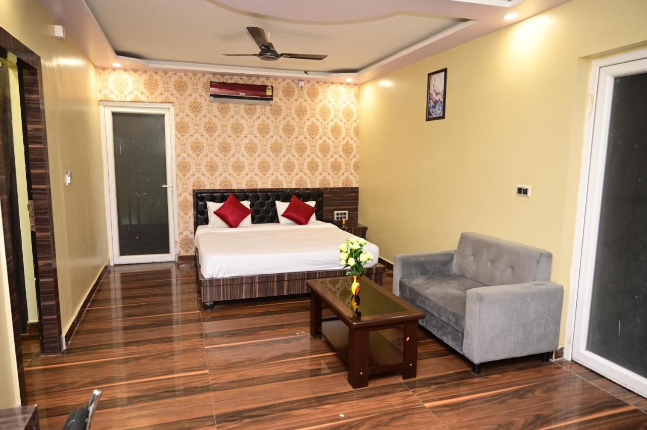 Deluxe Double or Twin Room