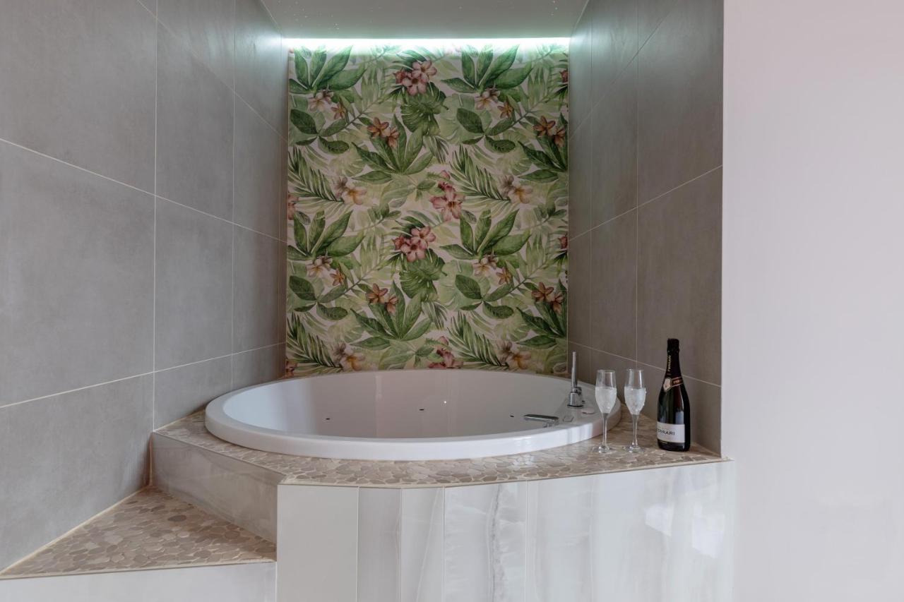 Double Room with Spa Bath