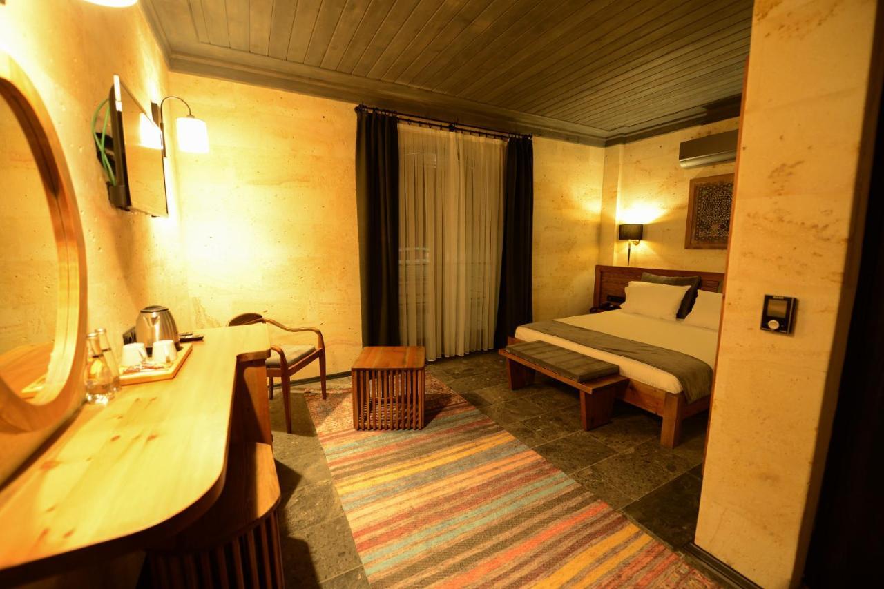 Deluxe Double Room Balcony,1469498246:JPEG