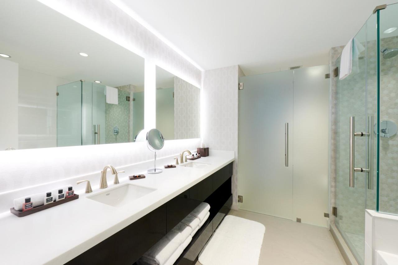 Corner King Suite