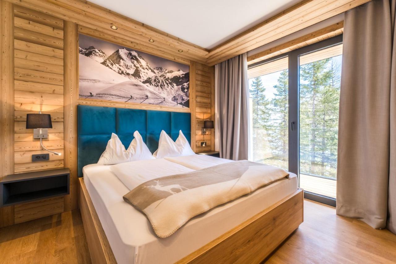 Two-Bedroom Deluxe Apartment with Balcony