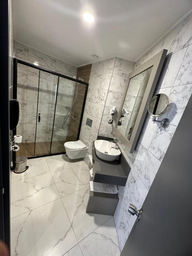 Standard Suite,1695829764:JPEG