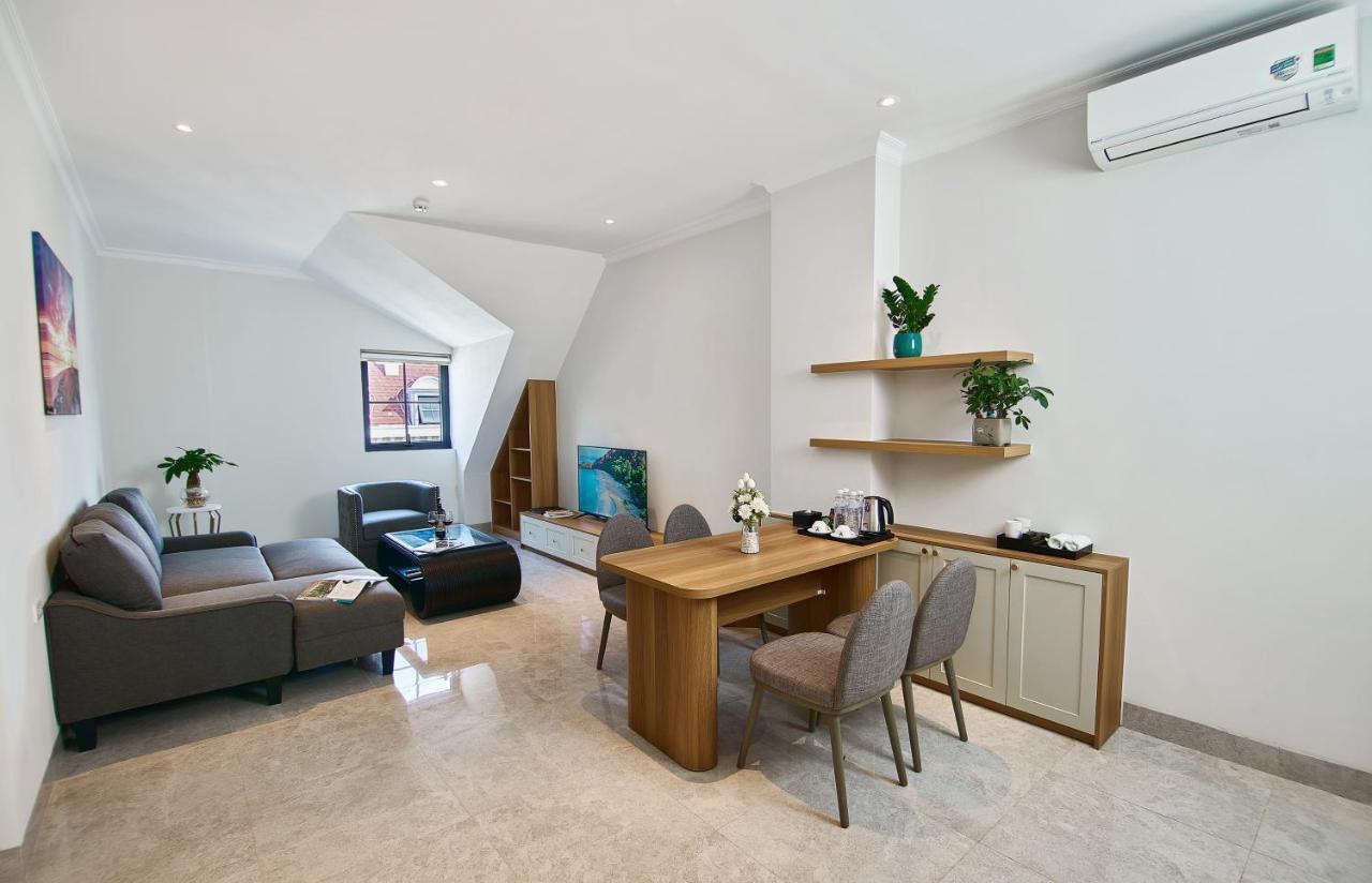 Two-Bedroom Apartment,1469886428:JPEG