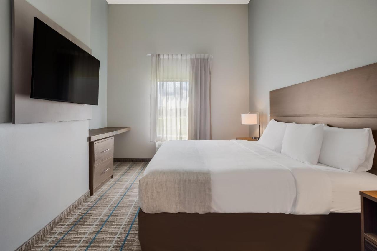 Presidential King Suite with Full Kitchenette - Mobility Accessible/Non-Smoking