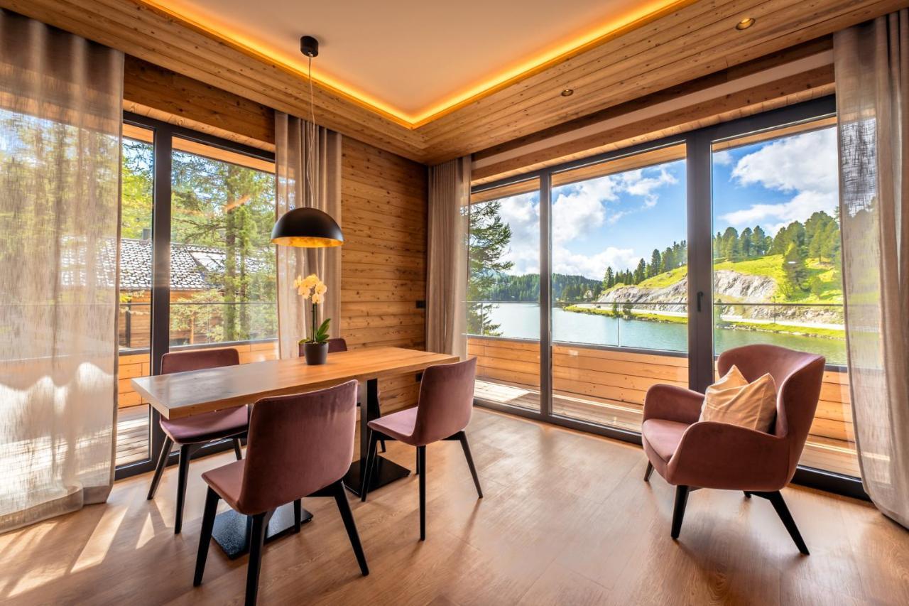 Deluxe Apartment  with Lake View