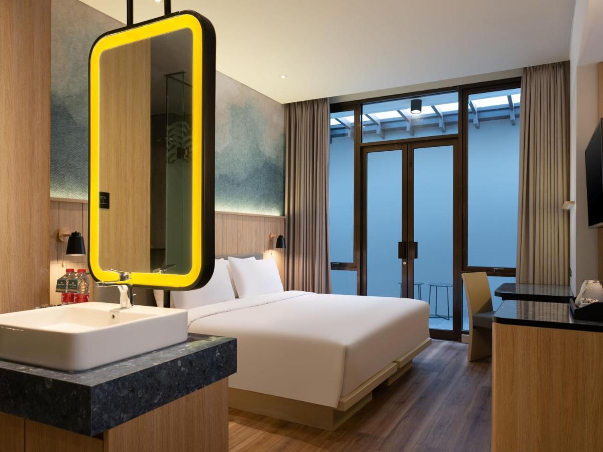 Kamar Deluxe Double dengan Balkon