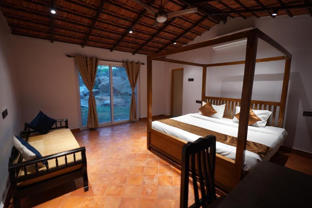 Suite with Mountain View