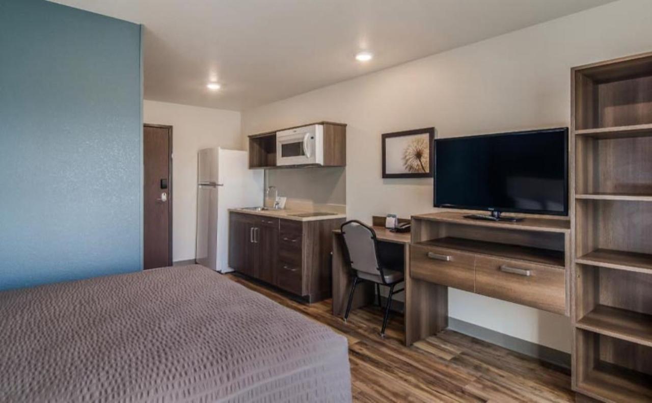 King Suite with Sofa - Disability Access/Non Smoking