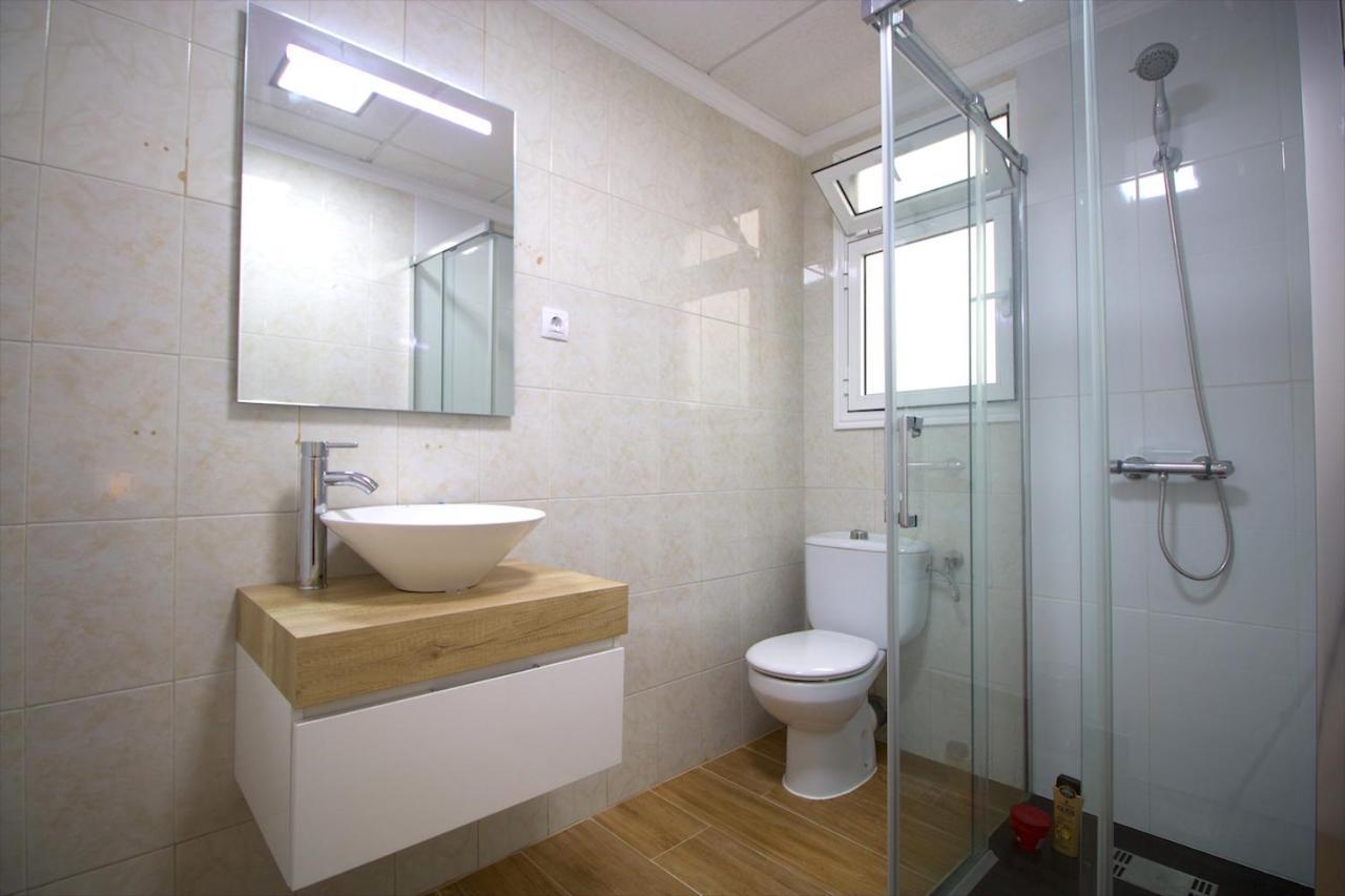 Double or Twin Room Private Bathroom