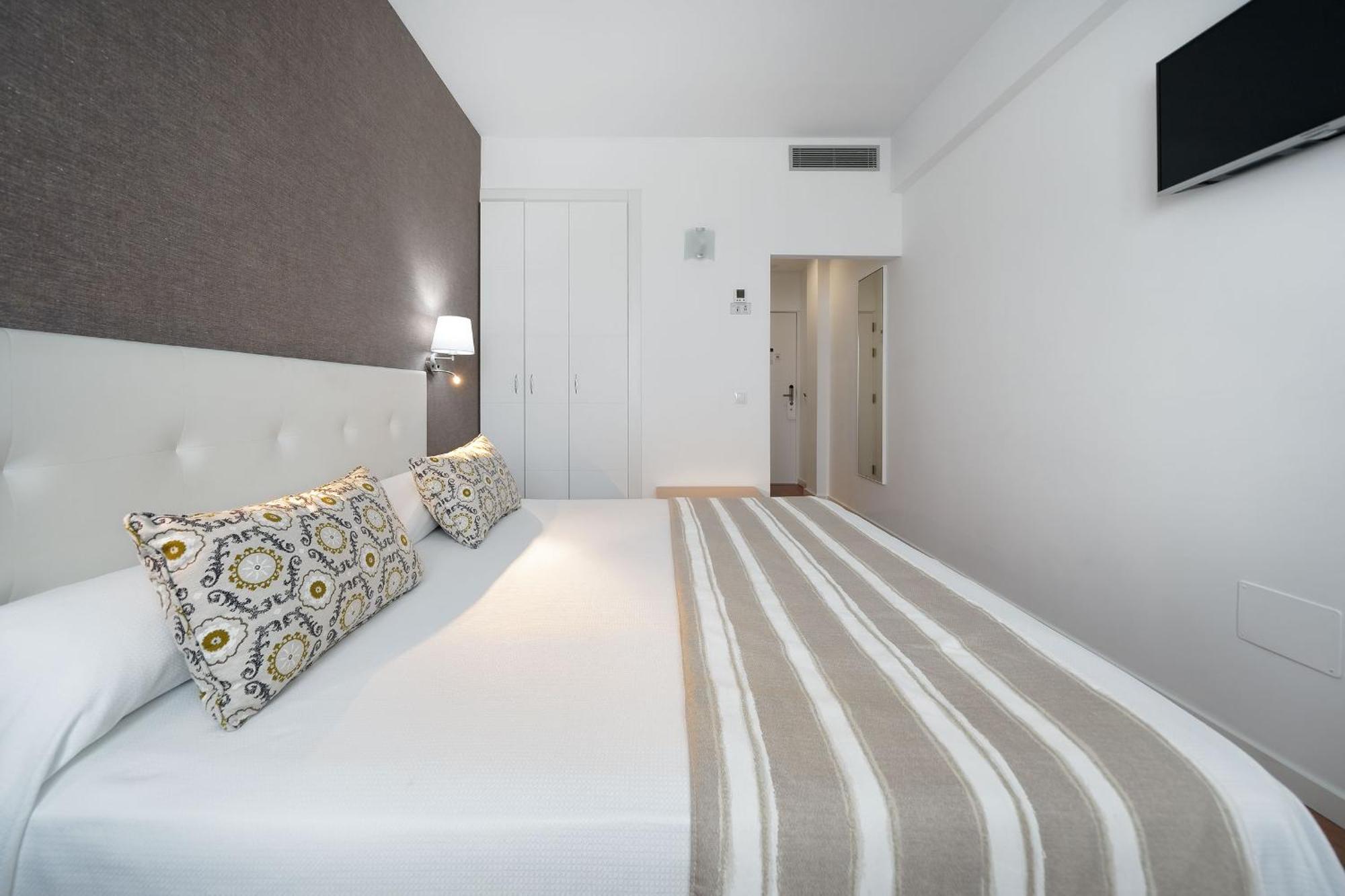 Double or Twin Room Sea View