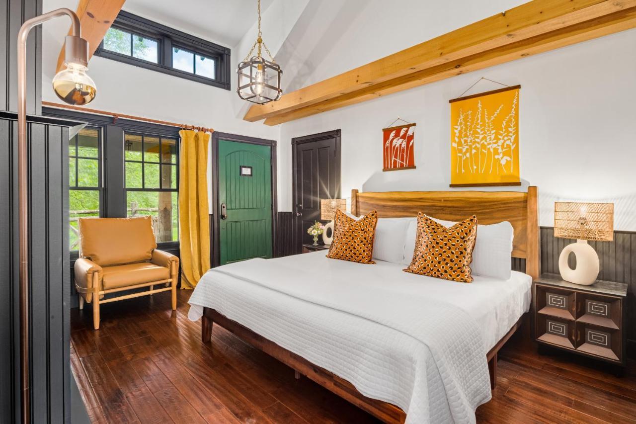 King Room with Mountain View