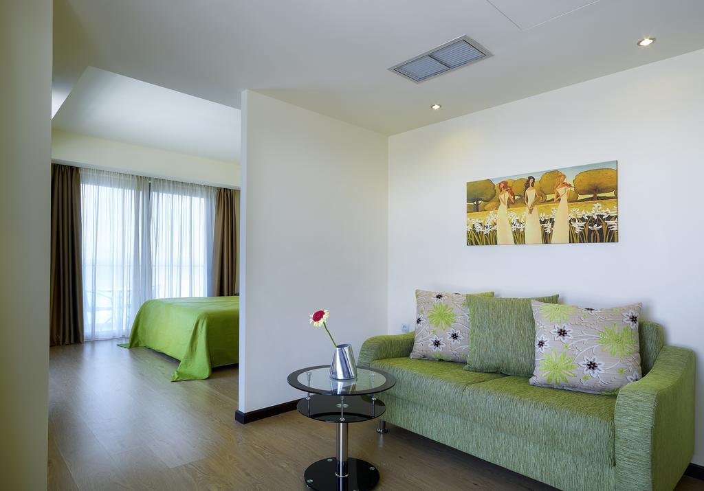 Junior Suite with Mountain View