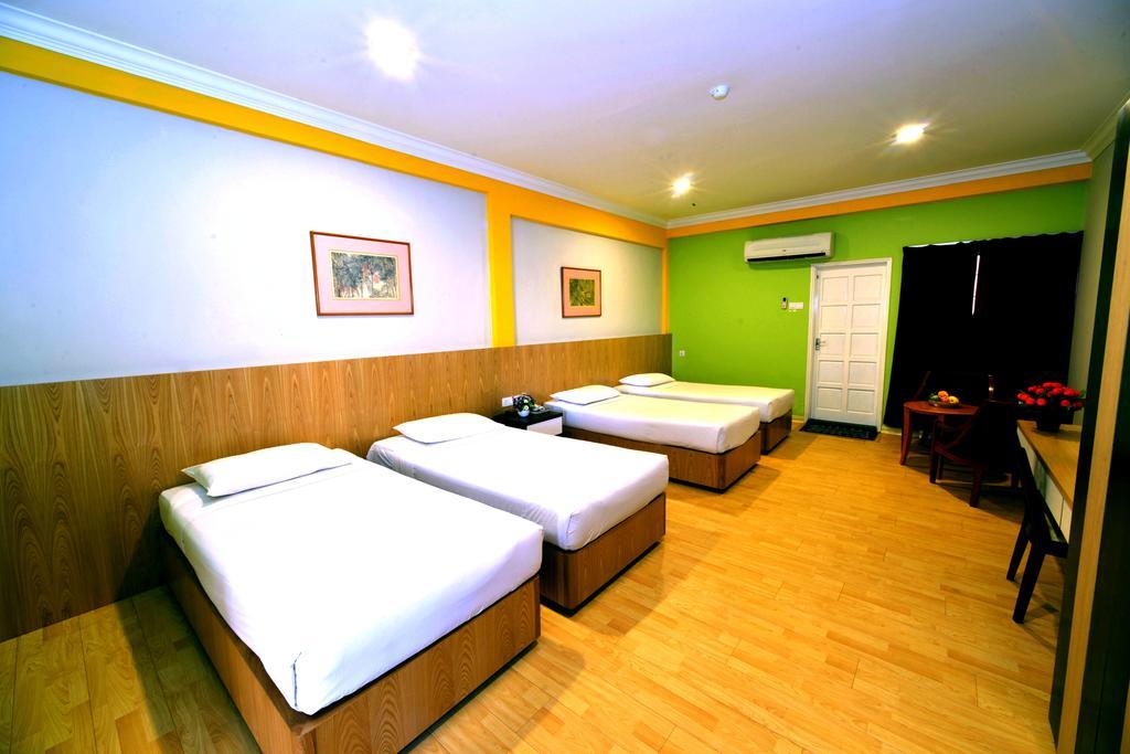 Executive Suite-4 Room