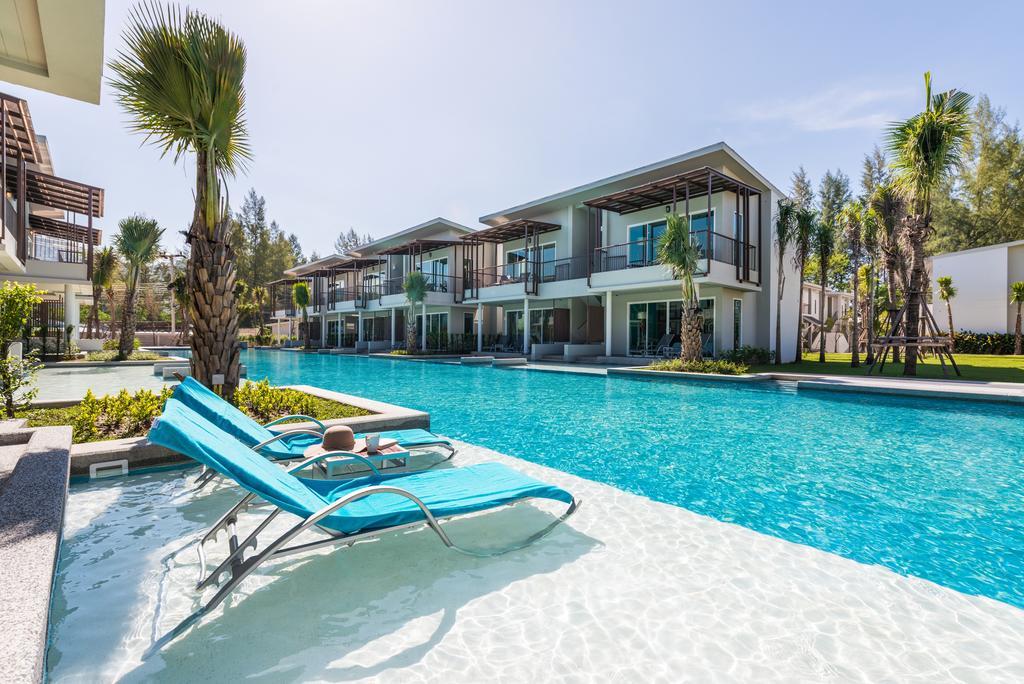 Chambre avec Accès Piscine