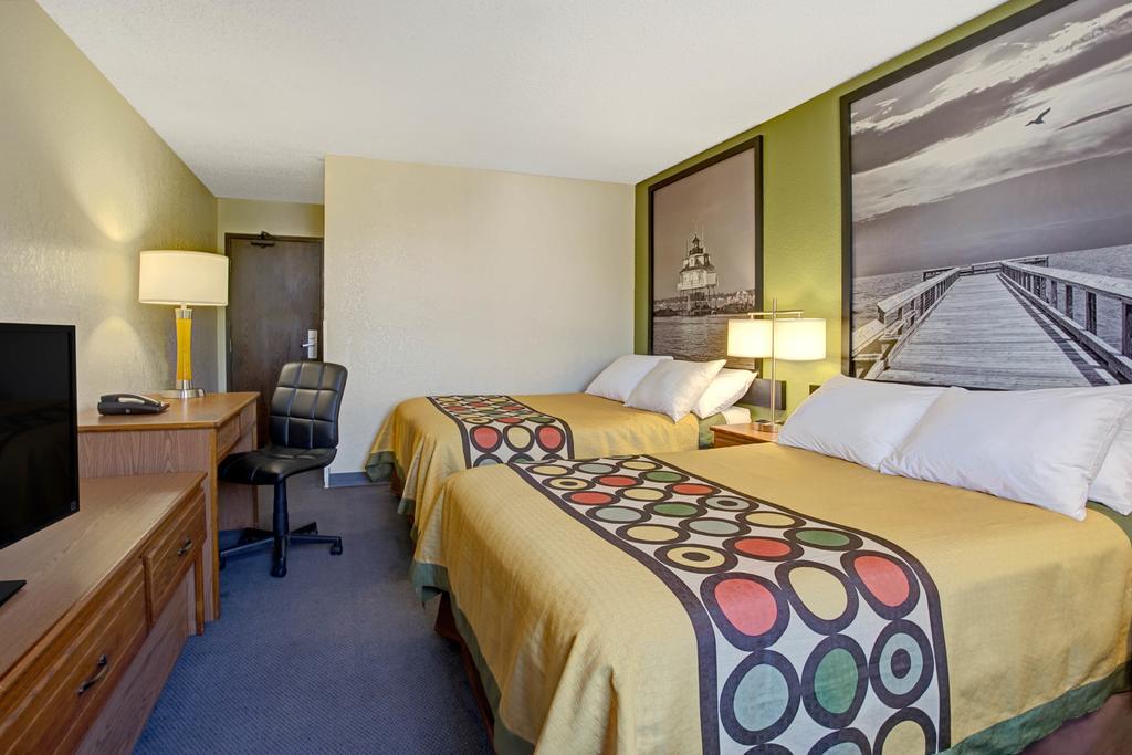 Deluxe Double Room with Two Double Beds - Non-Smoking
