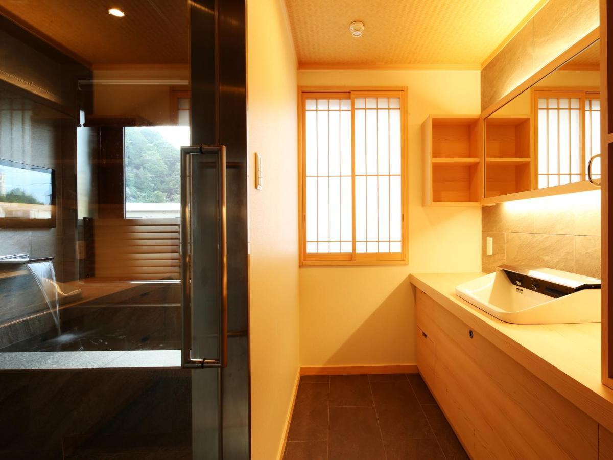 Quadruple Room Private Bathroom