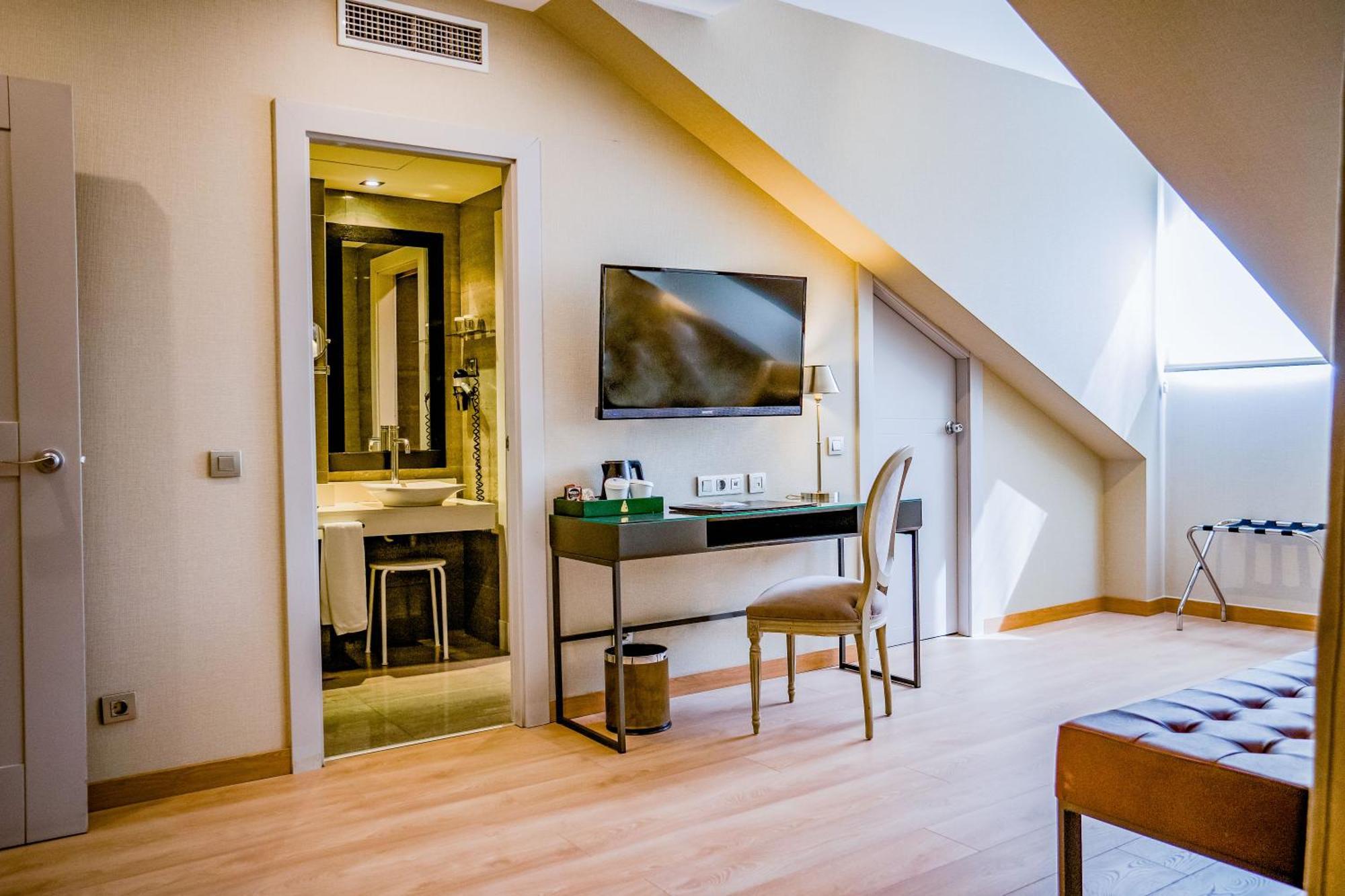 Superior Junior Suite