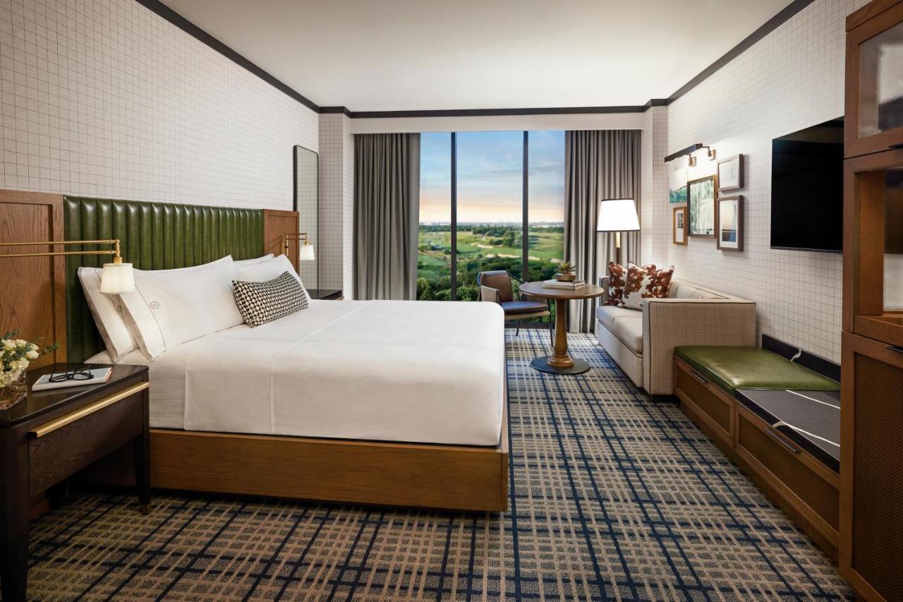 Accessible Deluxe Room 1 King Bed