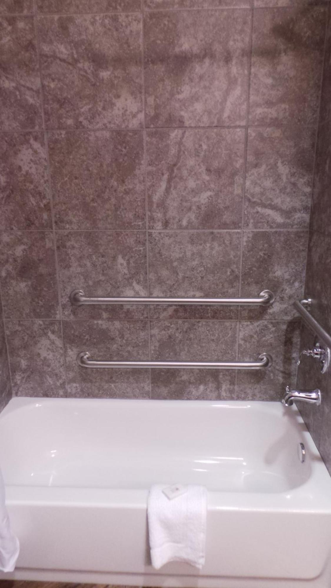 King Suite Mobility Access Bathtub Grab Bars Non-Smoking