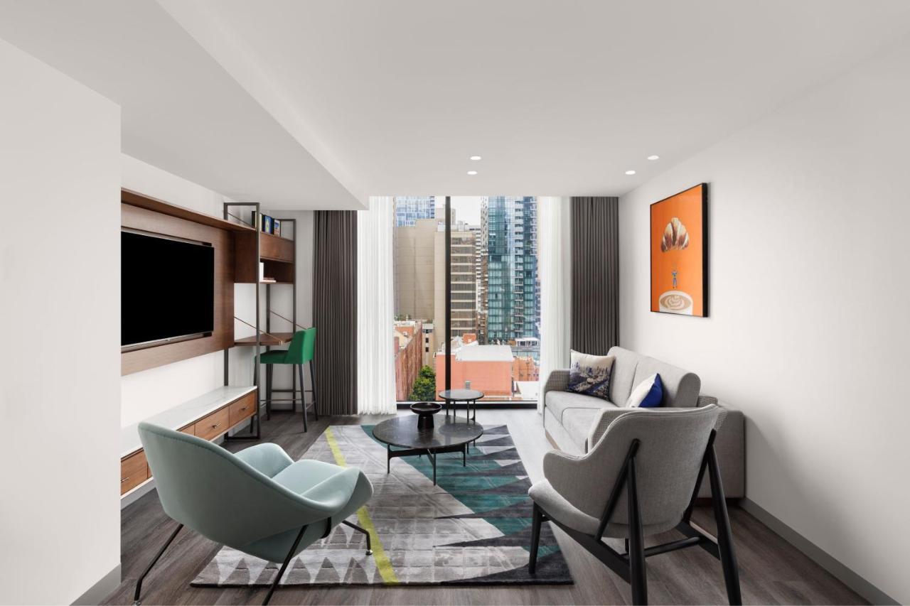 One-Bedroom Large Suite Parliament View