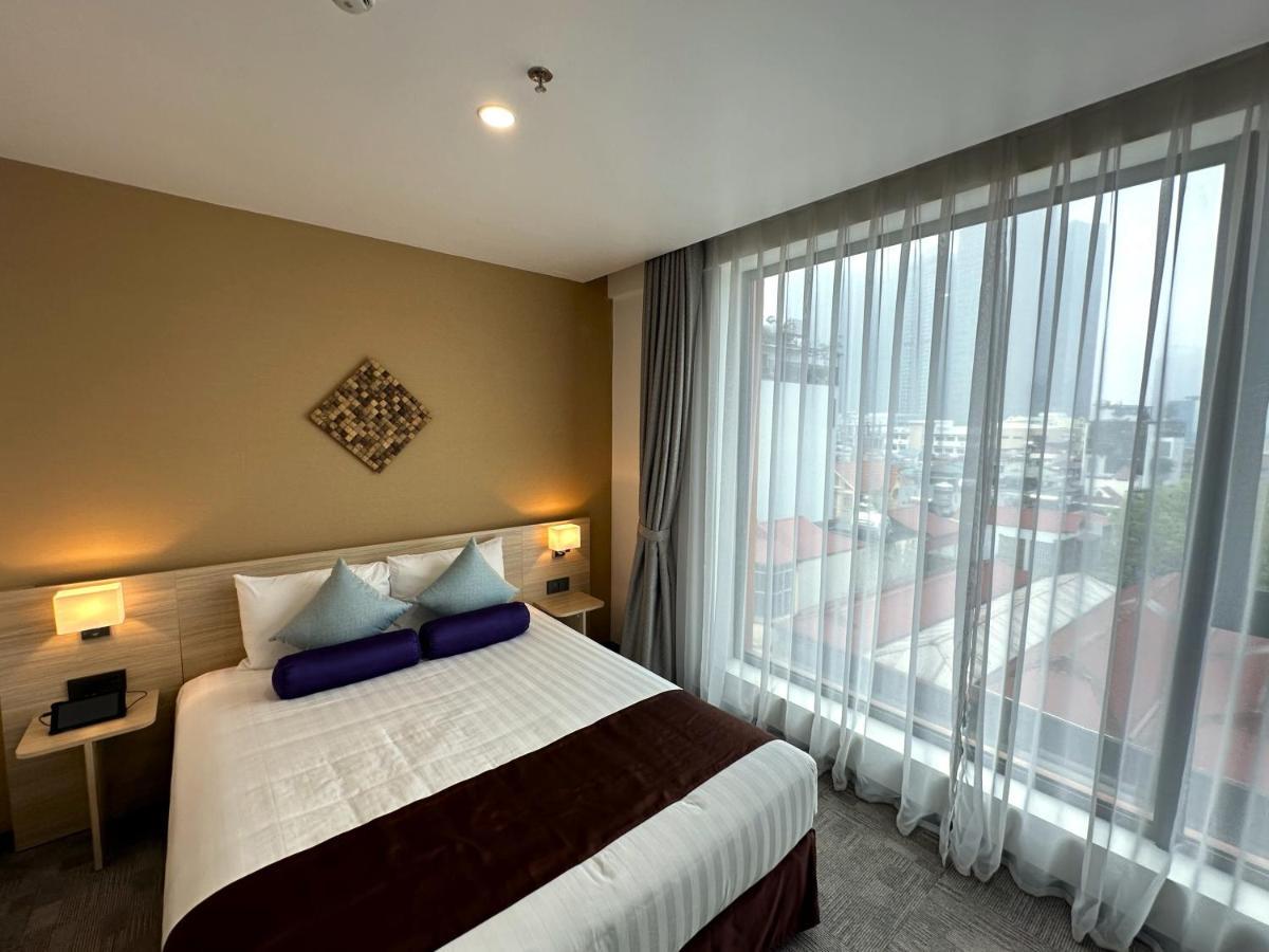 Deluxe Queen Room