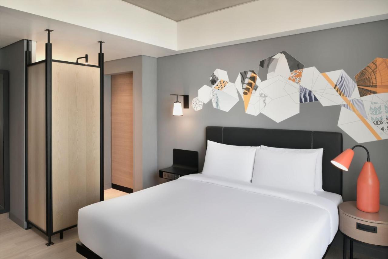 Breezy Suite, 1 Bedroom Suite, 1 King,  City view
