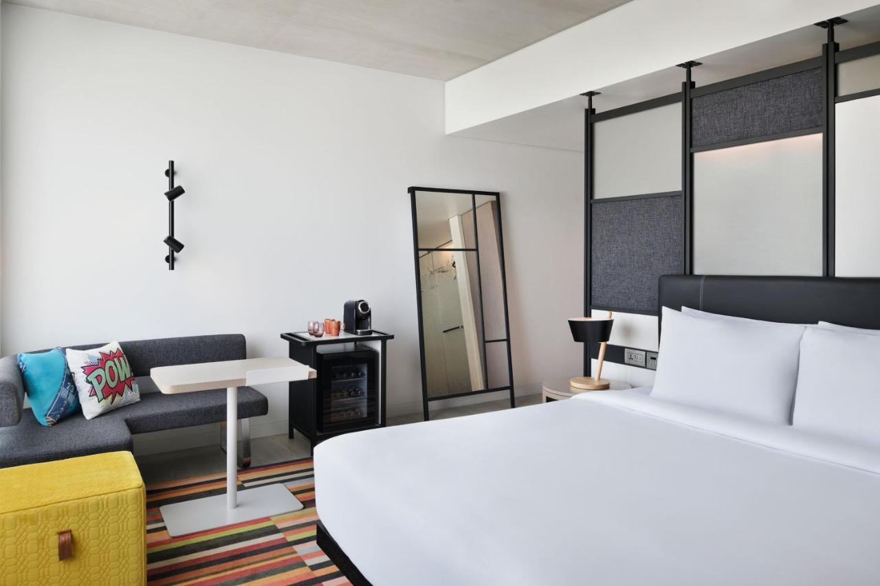 Savvy room Guest room 1 King City view High floor