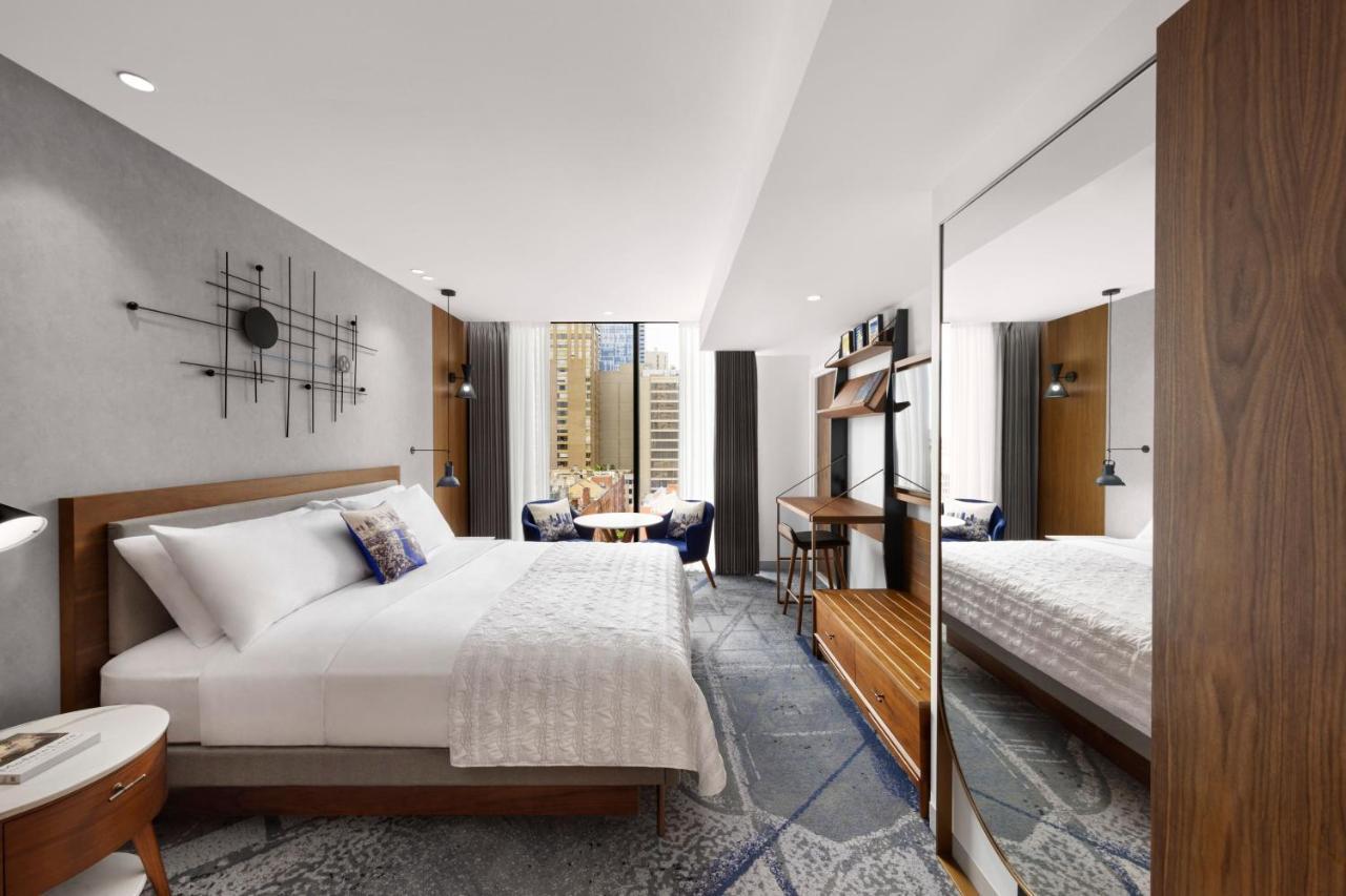 Signature King Room City View