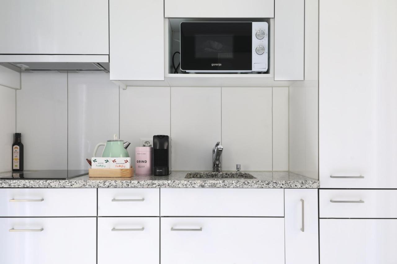 Medium Studio Kitchenette Balcony,1481424356:JPEG