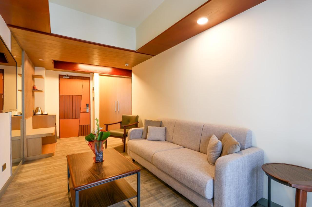 One-Bedroom Suite,1483463663:JPEG
