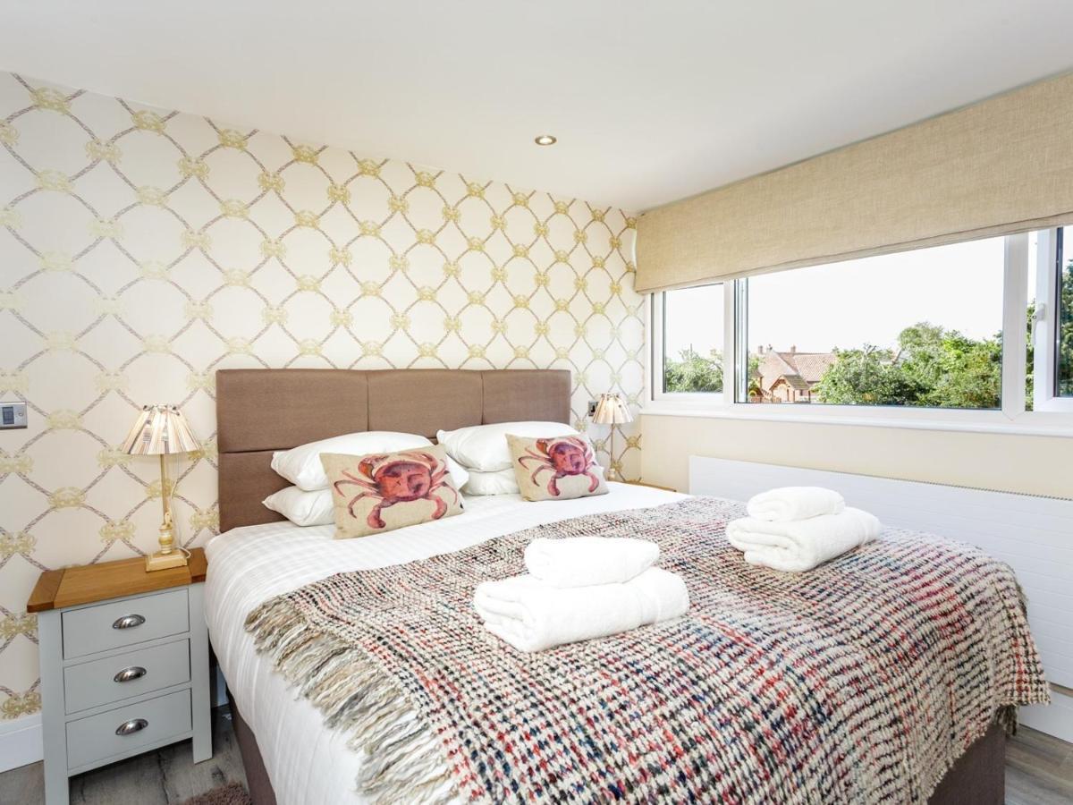 Twin Room with Shower