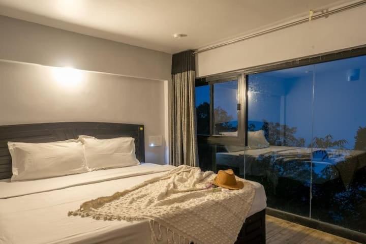 Double Room with Mountain View