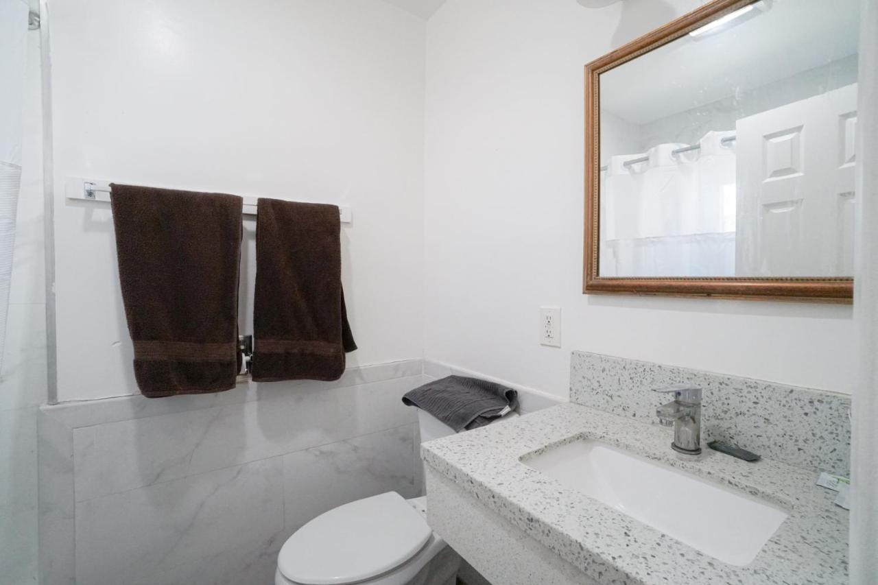 Double Room Private Bathroom