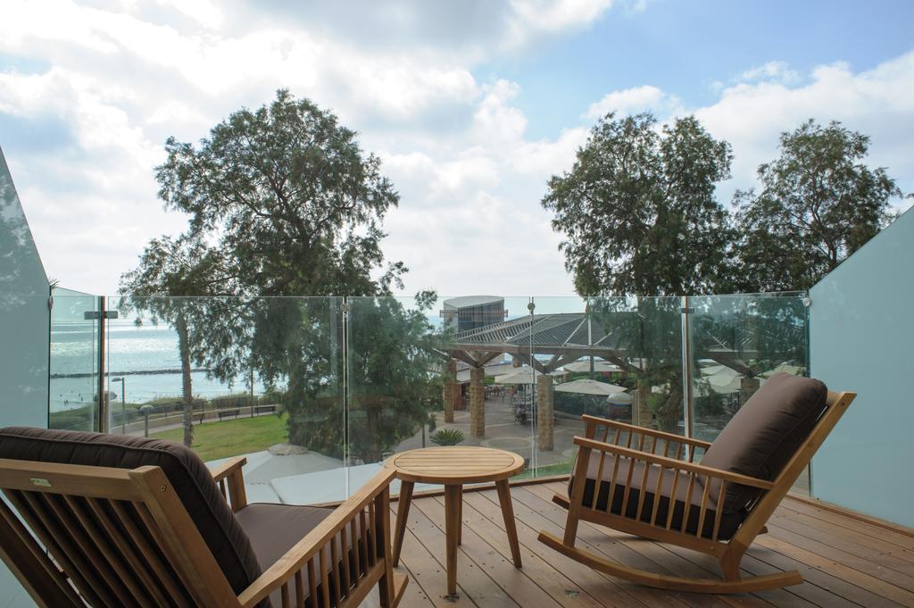 Deluxe Double Room with Balcony and Sea View