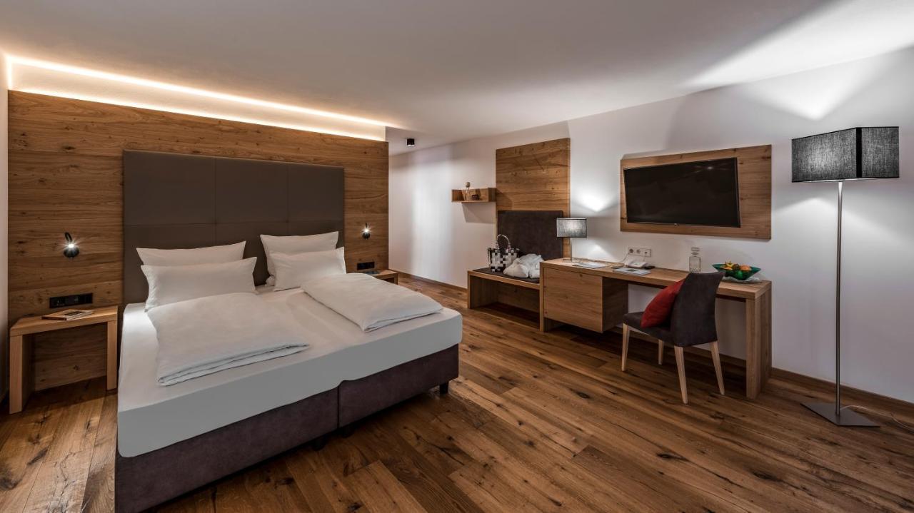 Superior Double Room,1487404339:JPEG