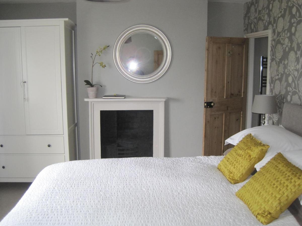 Double or Twin Room with Bathroom