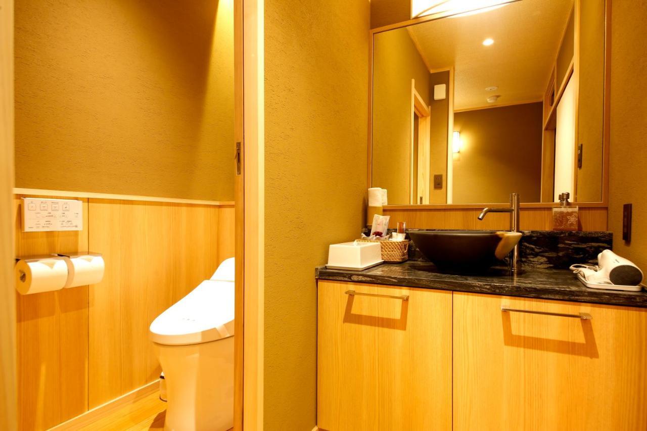 Quadruple Room Bathroom