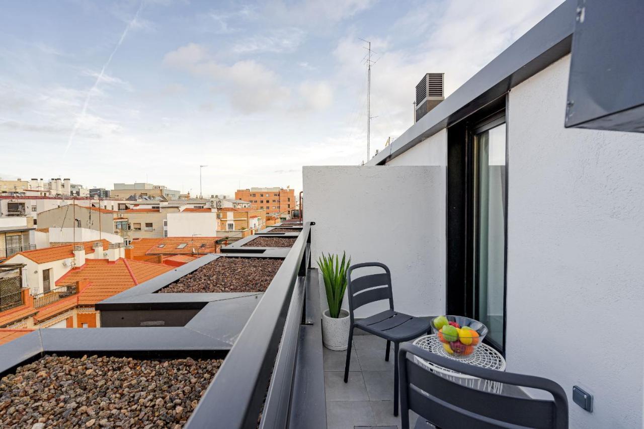 Studio Balcony,1487756356:JPEG