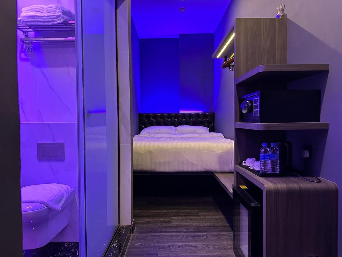 Deluxe Essentials (no window)