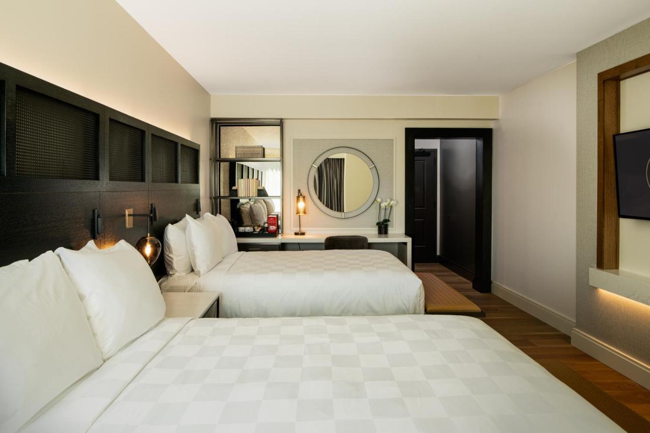 Deluxe Queen Room