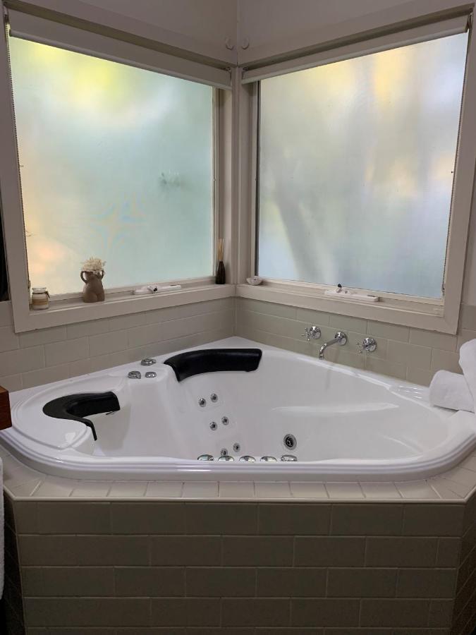 Queen Room with Spa Bath