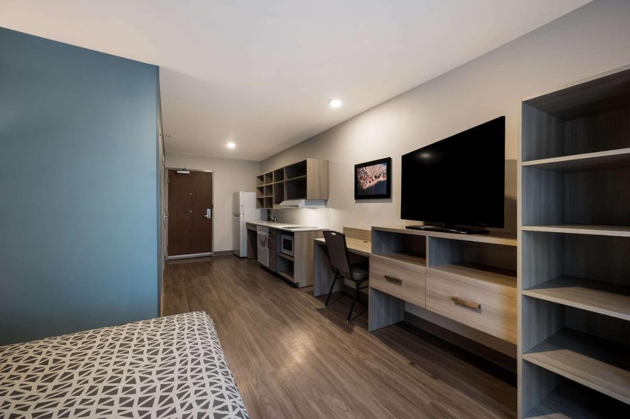 QUEEN SUITE