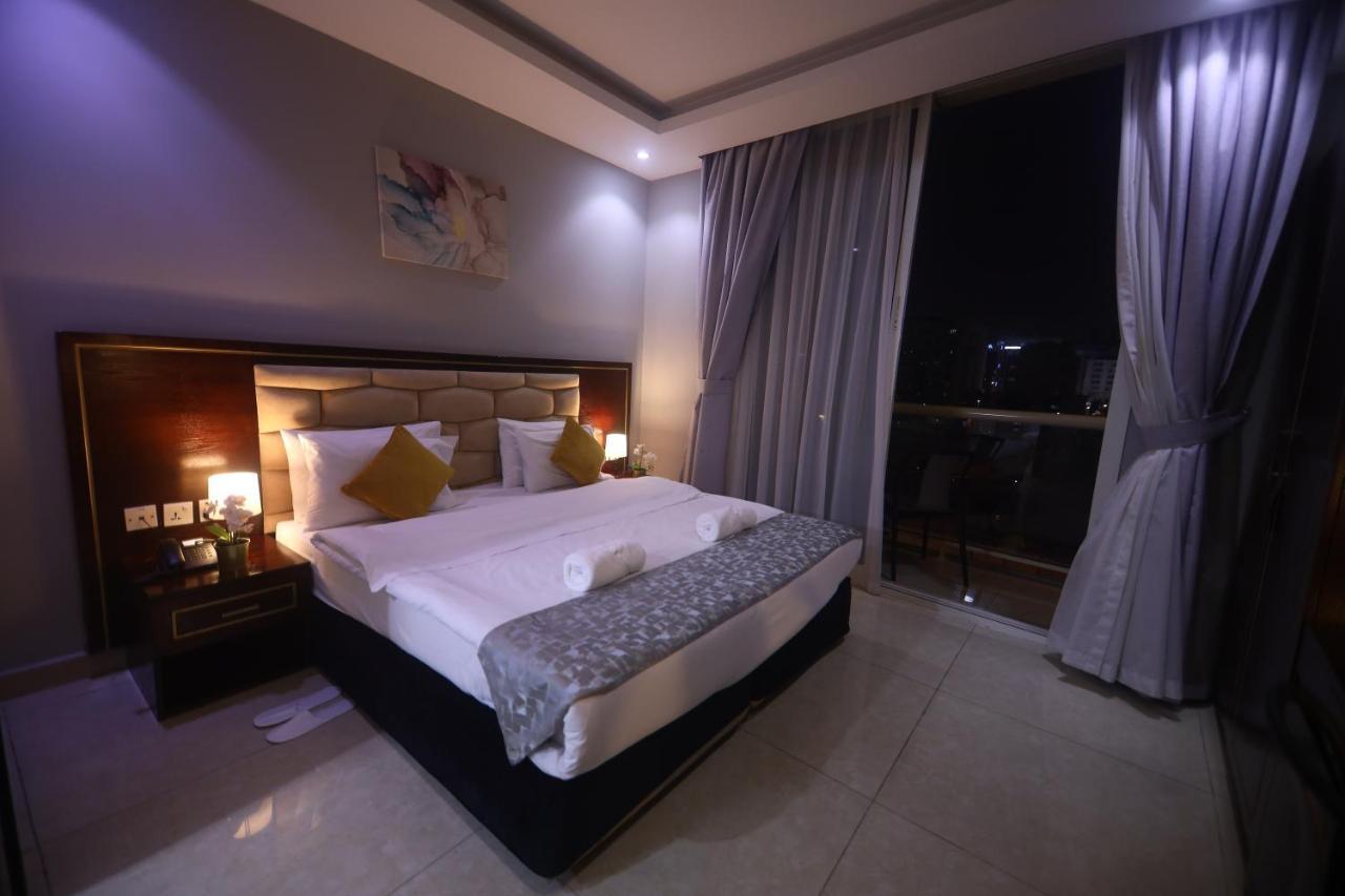 Double Room,1488053764:JPEG