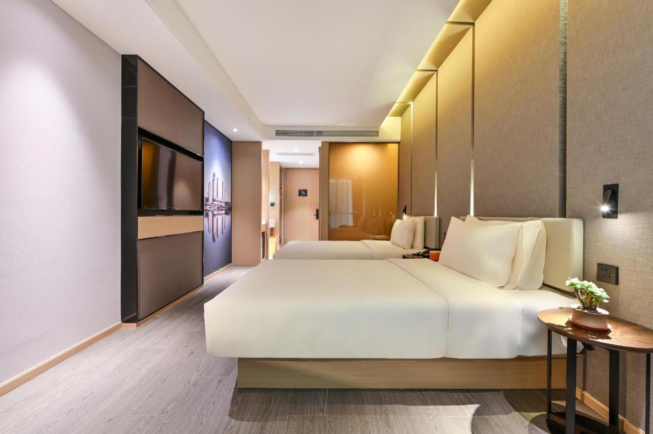 Superior Twin Room with Inner Window