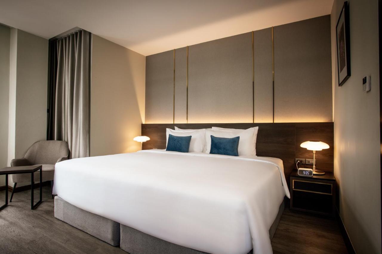 Deluxe King Room with City View