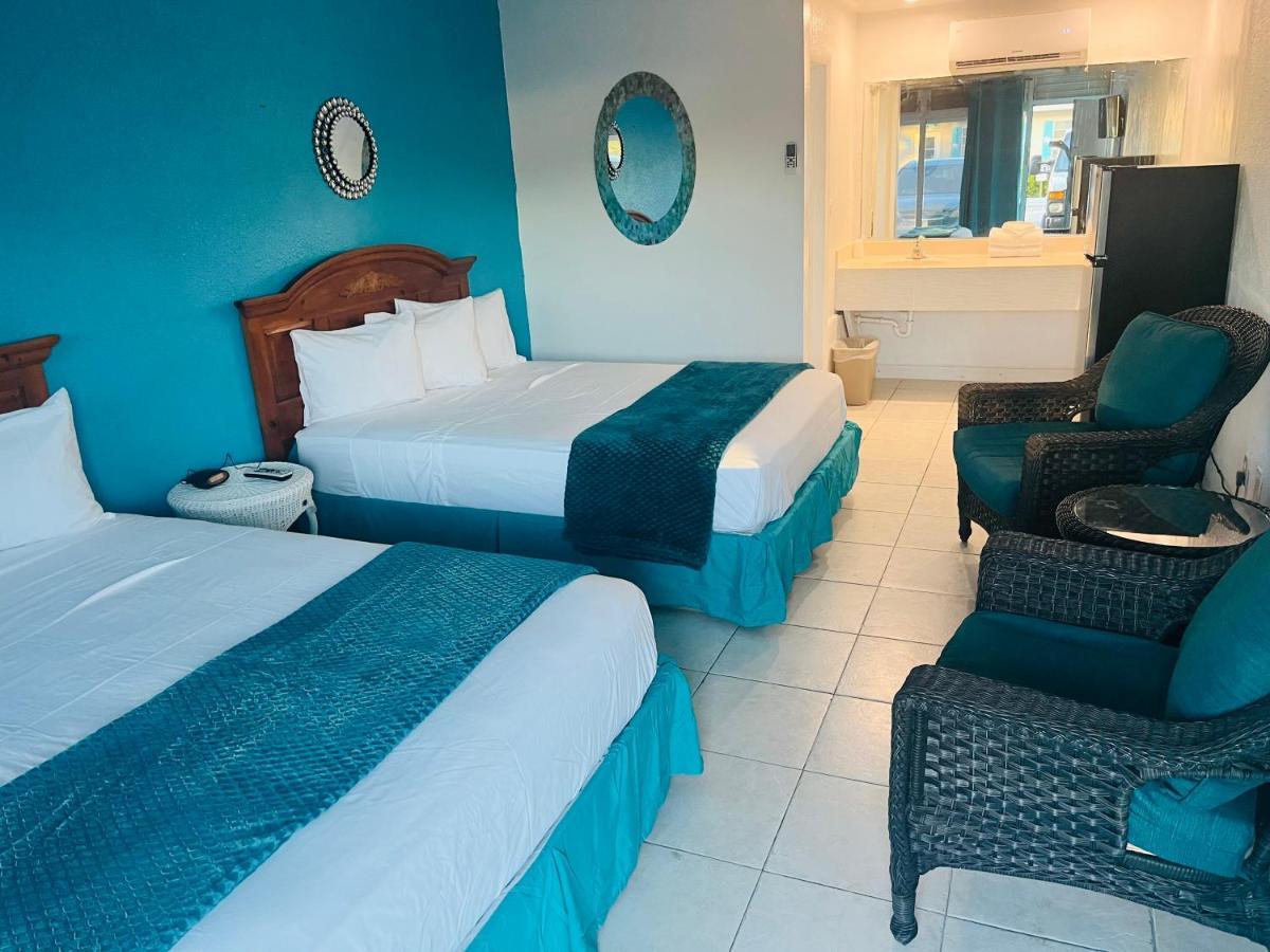 Deluxe Double Room (2 Adults + 1 Child)