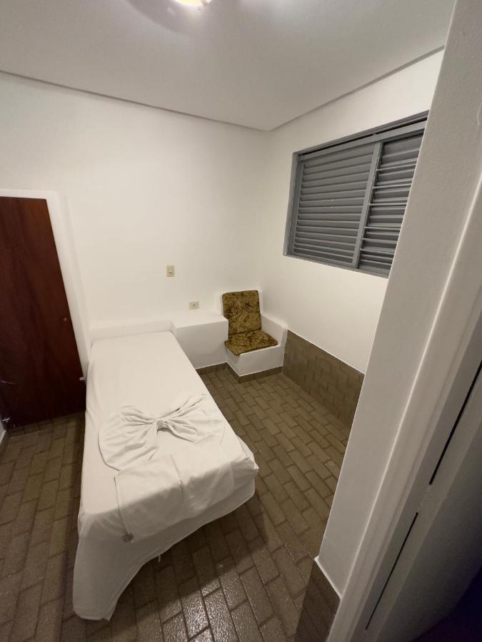 Quarto Individual Econômico
