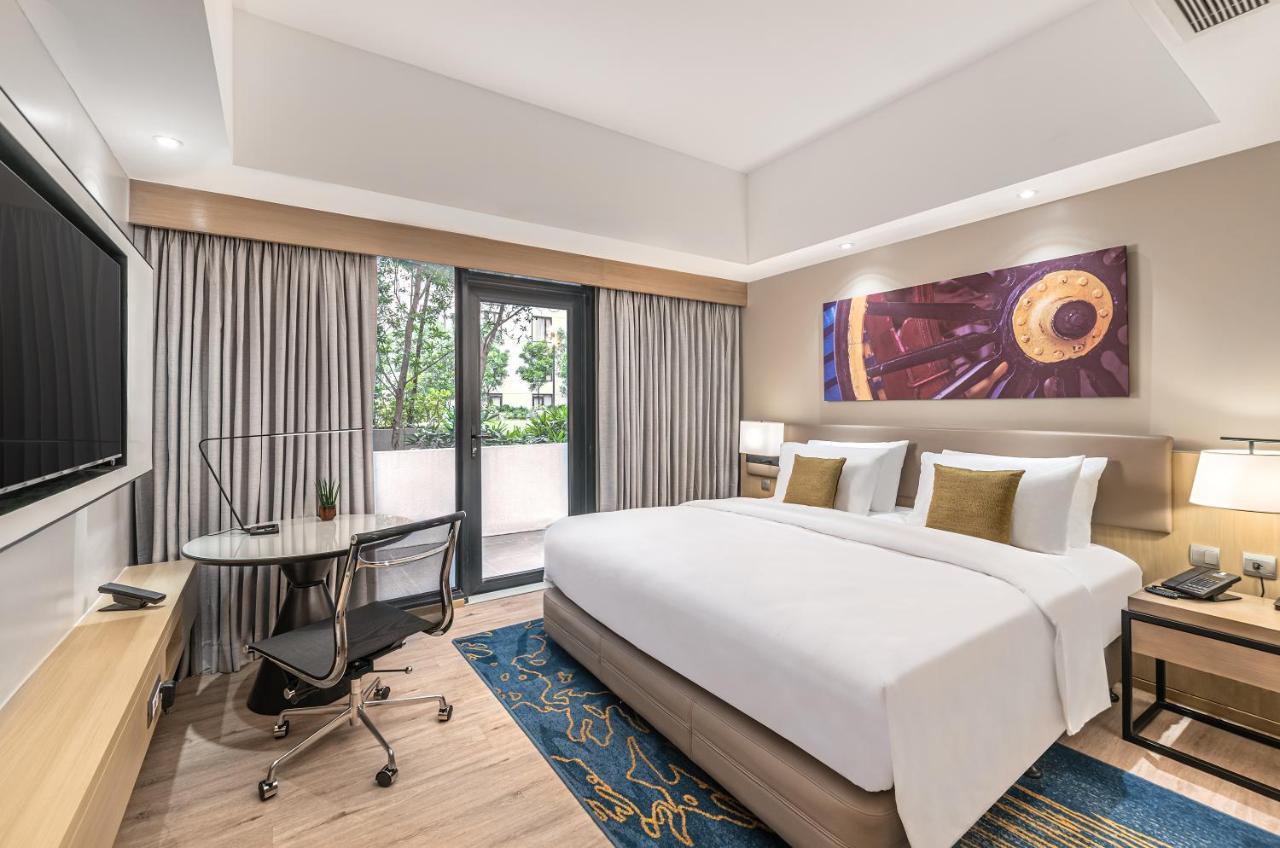 1 King Bed and 1 Bunk Bed, Family Room with Living Area