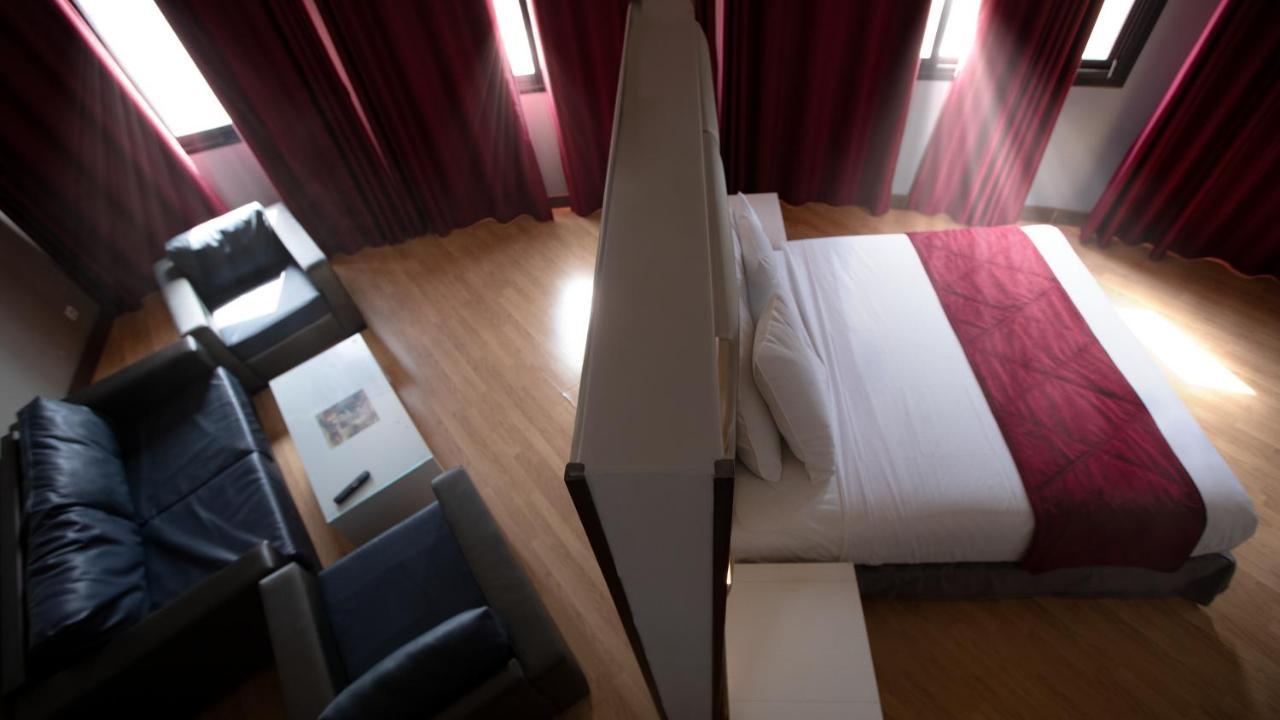 Deluxe Queen Suite,1573454600:JPEG
