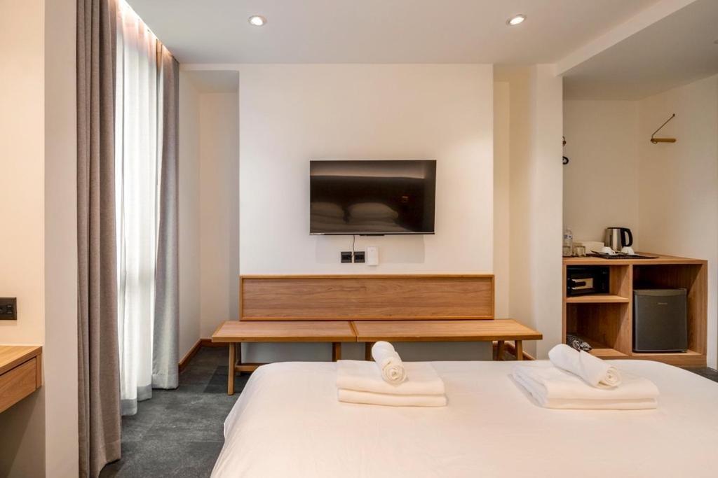 Standard King Room,1493799793:JPEG